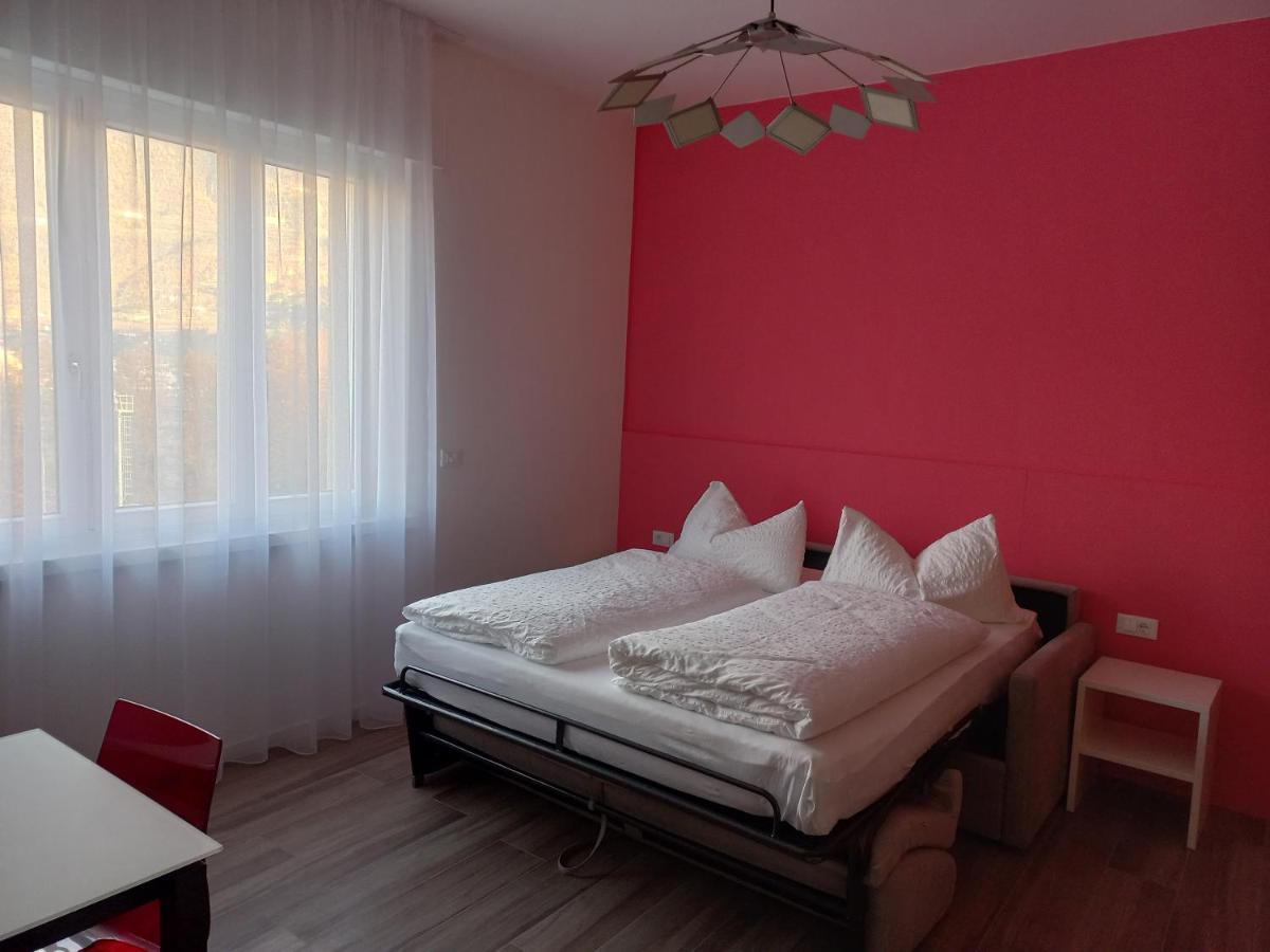 Studio-Appartment - Hotel Lux Meran Buitenkant foto