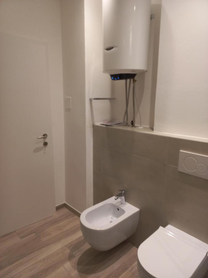 Studio-Appartment - Hotel Lux Meran Buitenkant foto