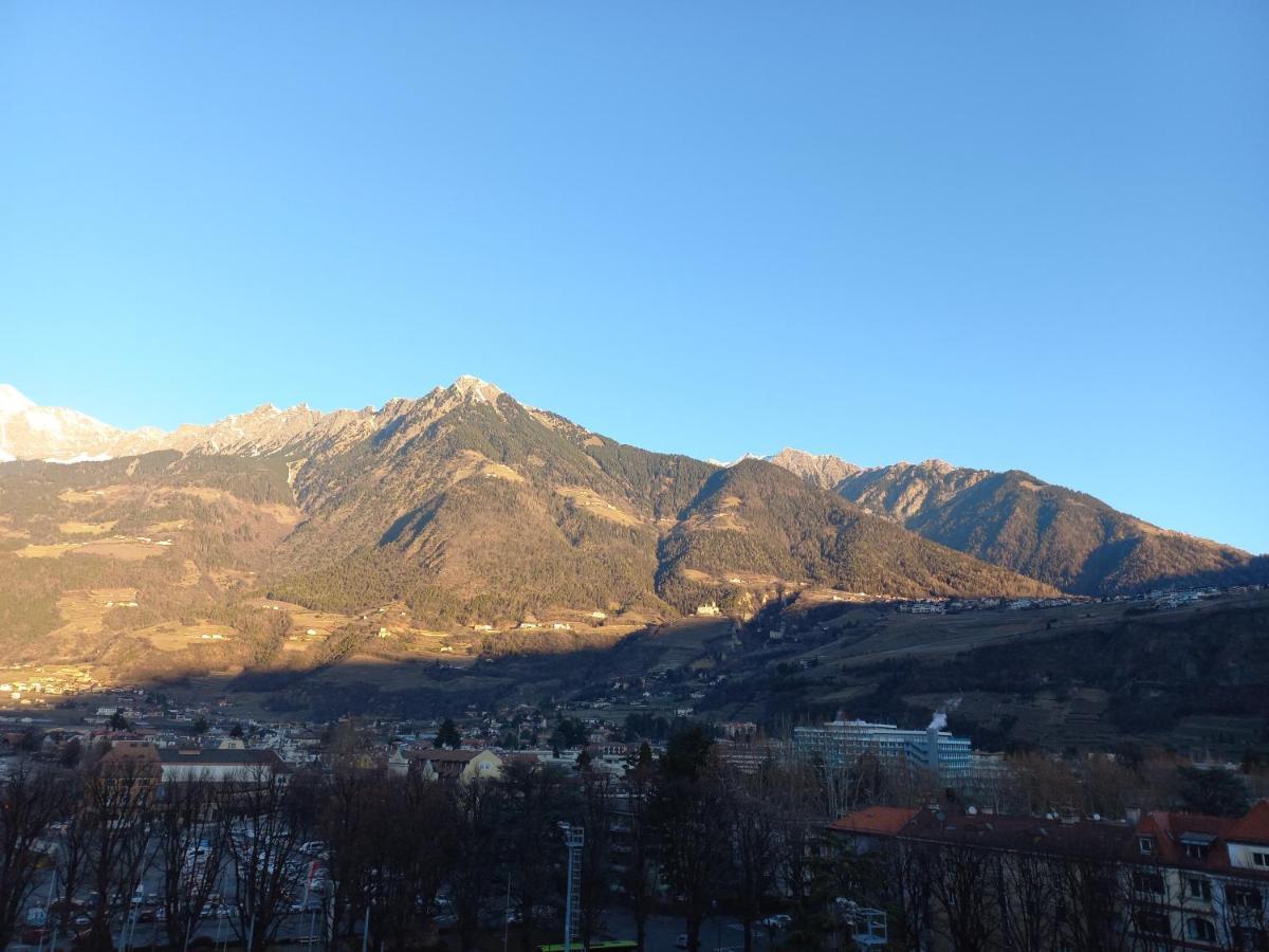 Studio-Appartment - Hotel Lux Meran Buitenkant foto