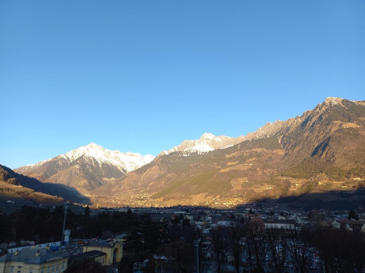 Studio-Appartment - Hotel Lux Meran Buitenkant foto