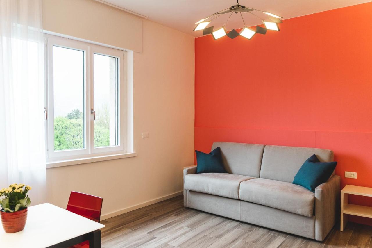 Studio-Appartment - Hotel Lux Meran Buitenkant foto